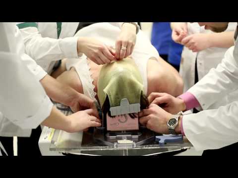 Cyberknife behandling for hjernesvulst Video
